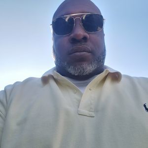 Meet your Posher, Dennis